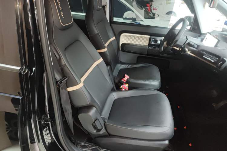 Used Baojun KiWi EV 2021 Artist Model Ternary Lithium Right Front Seat