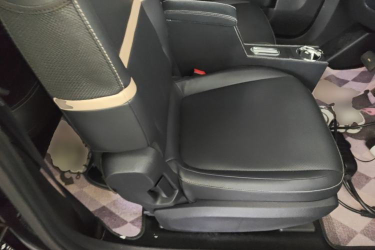 Used Baojun KiWi EV 2021 Designer Lithium Iron Phosphate Right Front Seat