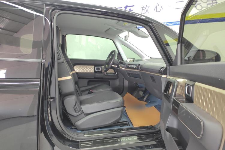 Used Baojun KiWi EV 2021 Artist Model Ternary Lithium Right Front Seat