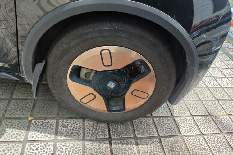 Used Baojun KiWi EV 2021 Artist Model Lithium Iron Phosphate Right Front Wheel Hub