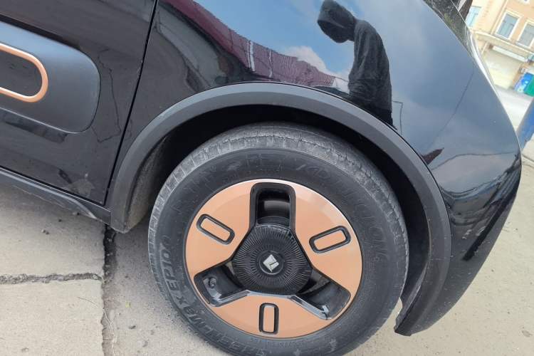 Used Baojun KiWi EV 2021 Artist Model Ternary Lithium Right Front Wheel Hub