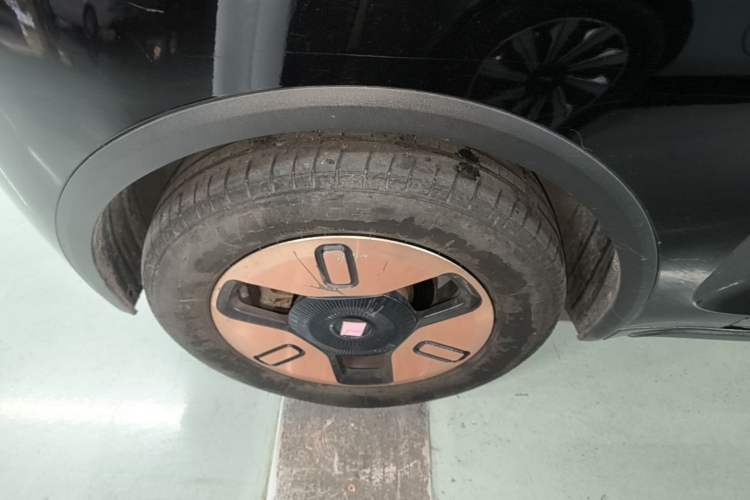 Used Baojun KiWi EV 2021 Designer Ternary Lithium Right Rear Wheel Hub