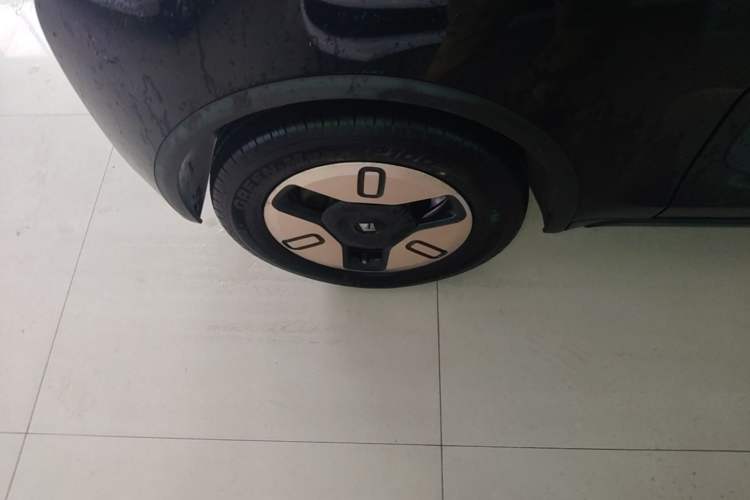 Used Baojun KiWi EV 2021 Artist Model Lithium Iron Phosphate Right Rear Wheel Hub
