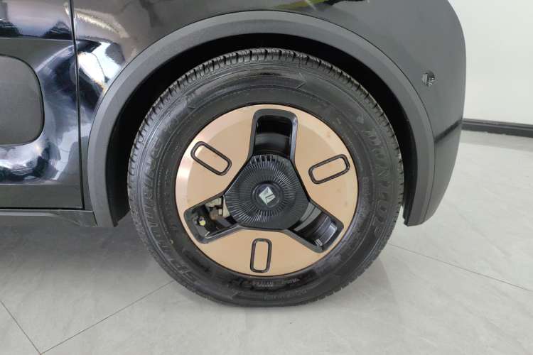 Used Baojun KiWi EV 2021 Artist Model Ternary Lithium Right Rear Wheel Hub