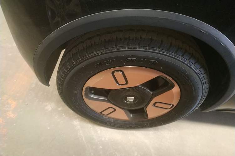 Used Baojun KiWi EV 2021 Designer Ternary Lithium Right Rear Wheel Hub