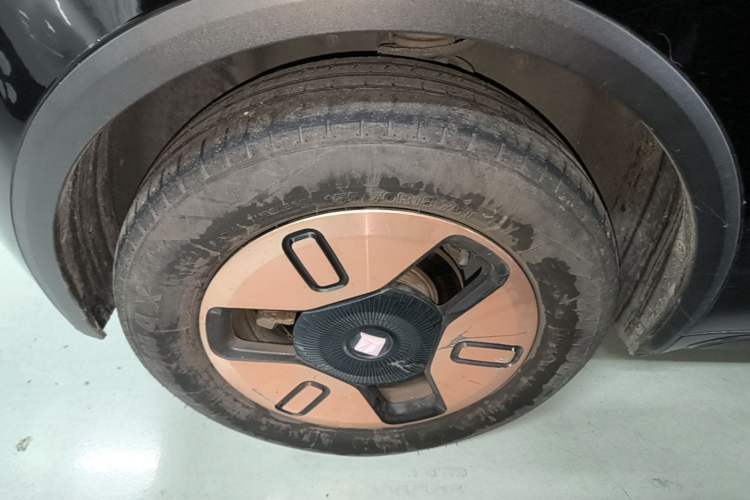 Used Baojun KiWi EV 2021 Designer Ternary Lithium Right Rear Wheel Hub