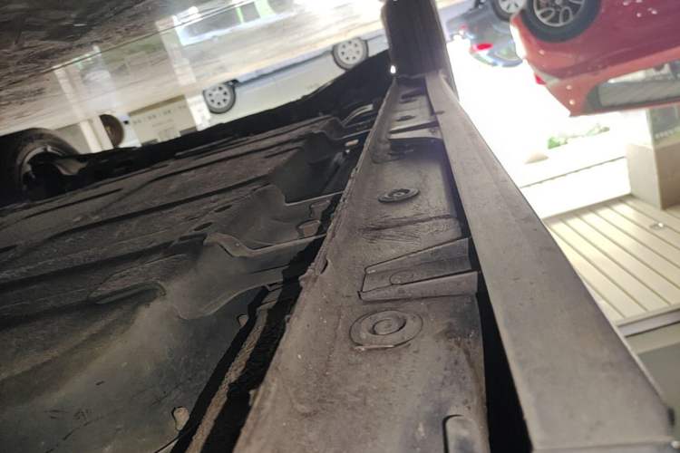 Used Baojun KiWi EV 2021 Artist Model Ternary Lithium Right Side Sill