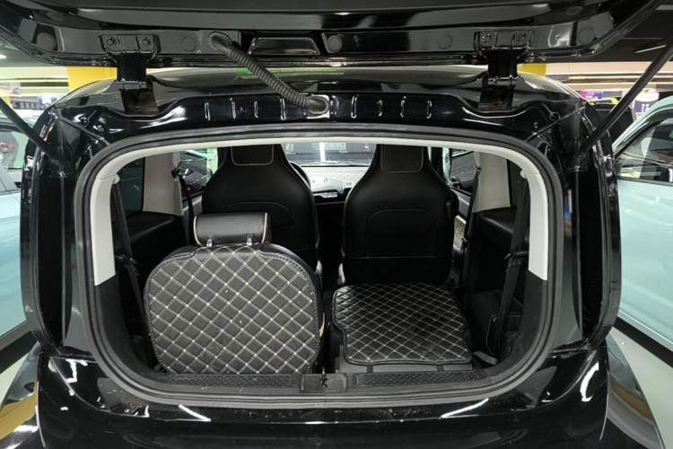 Used Baojun KiWi EV 2021 Designer Ternary Lithium Trunk