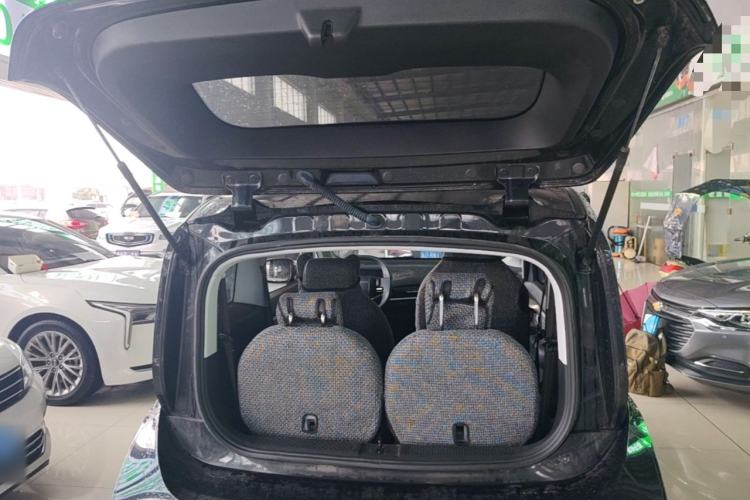 Used Baojun KiWi EV 2021 Artist Model Lithium Iron Phosphate Trunk