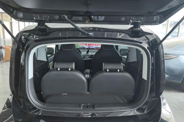 Used Baojun KiWi EV 2021 Designer Lithium Iron Phosphate Trunk