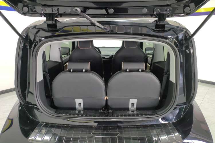 Used Baojun KiWi EV 2021 Artist Model Ternary Lithium Trunk