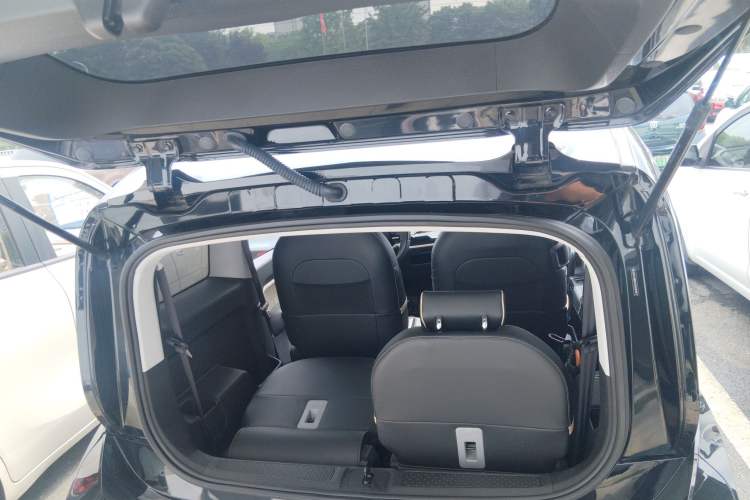 Used Baojun KiWi EV 2021 Designer Lithium Iron Phosphate Trunk