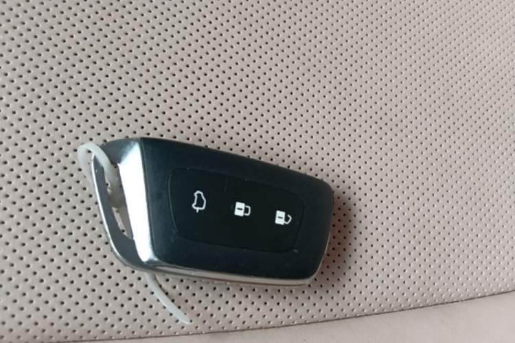 Used Baojun KiWi EV 2021 Artist Model Lithium Iron Phosphate Vehicle Key