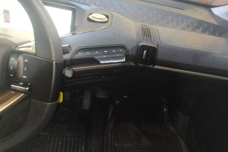 Used Baojun KiWi EV 2021 Designer Lithium Iron Phosphate Audio And AC Panel