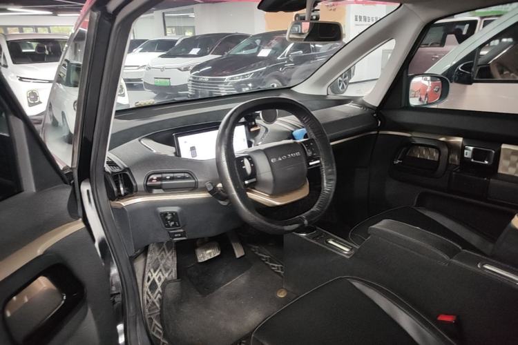 Used Baojun KiWi EV 2021 Artist Model Ternary Lithium Center Console