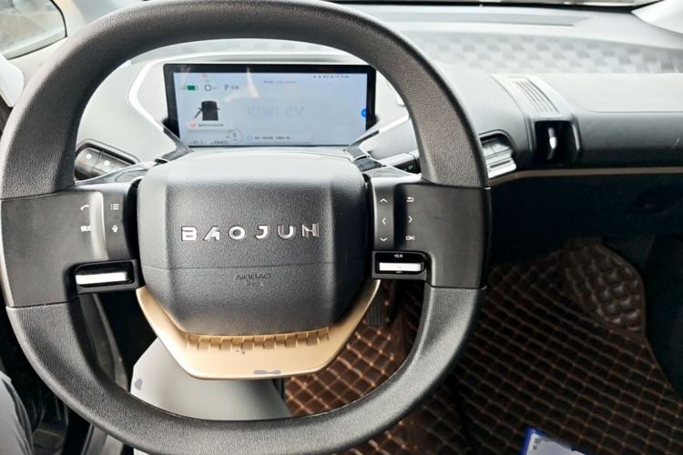 Used Baojun KiWi EV 2021 Artist Model Lithium Iron Phosphate Center Console