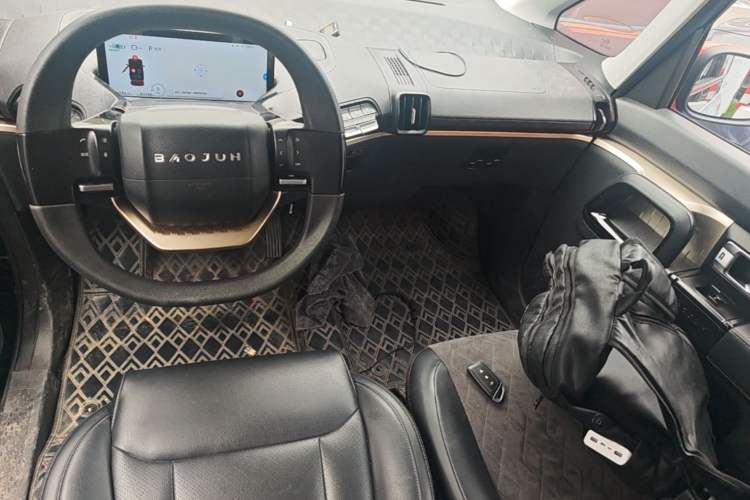Used Baojun KiWi EV 2021 Artist Model Lithium Iron Phosphate Center Console