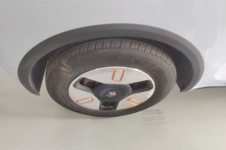 Used Baojun KiWi EV 2021 Artist Model Ternary Lithium Exterior 8