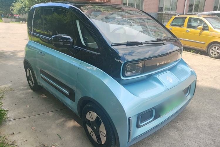 Used Baojun KiWi EV 2021 Designer Lithium Iron Phosphate Front Right 45 Deg