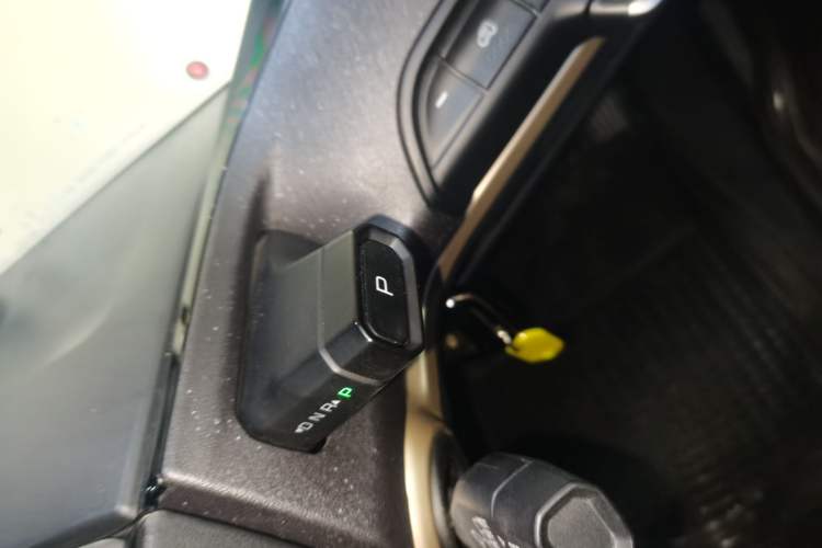 Used Baojun KiWi EV 2021 Designer Lithium Iron Phosphate Gear Lever