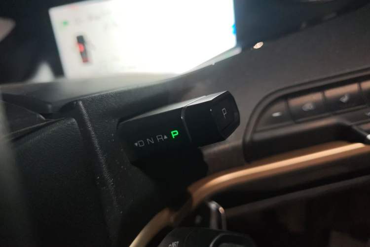 Used Baojun KiWi EV 2021 Designer Lithium Iron Phosphate Gear Lever