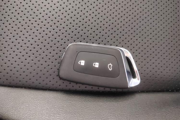 Used Baojun KiWi EV 2021 Artist Model Ternary Lithium Interior 1