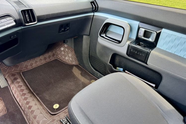 Used Baojun KiWi EV 2021 Designer Lithium Iron Phosphate Interior 2