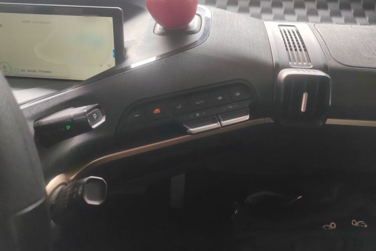 Used Baojun KiWi EV 2021 Artist Model Ternary Lithium Interior 2