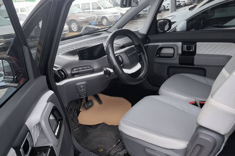 Used Baojun KiWi EV 2021 Artist Model Ternary Lithium Interior 3