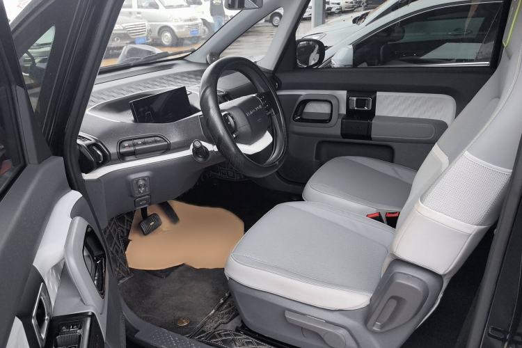 Used Baojun KiWi EV 2021 Artist Model Ternary Lithium Interior 4