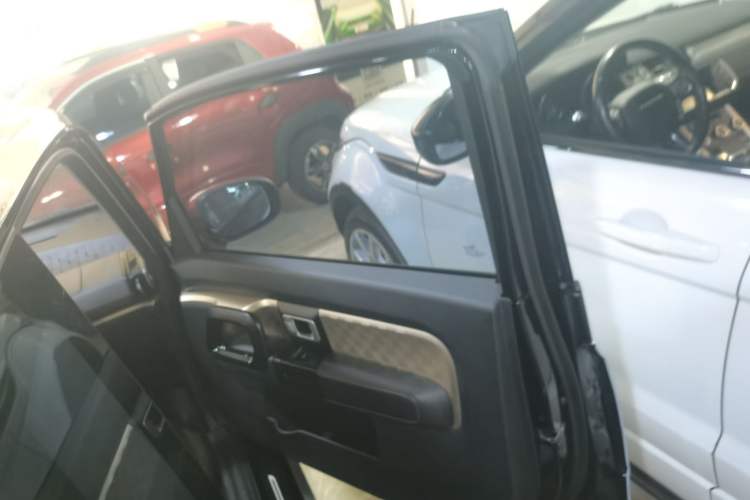 Used Baojun KiWi EV 2021 Designer Lithium Iron Phosphate Interior 5