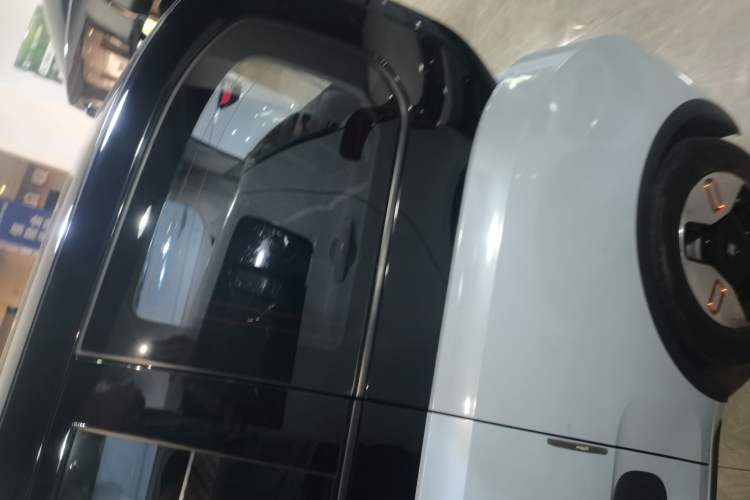 Used Baojun KiWi EV 2021 Designer Lithium Iron Phosphate Interior 8