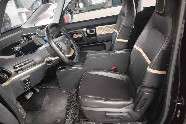 Used Baojun KiWi EV 2021 Artist Model Ternary Lithium Left Front Seat