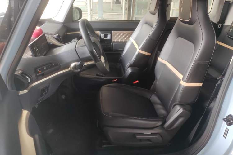 Used Baojun KiWi EV 2021 Artist Model Ternary Lithium Left Front Seat
