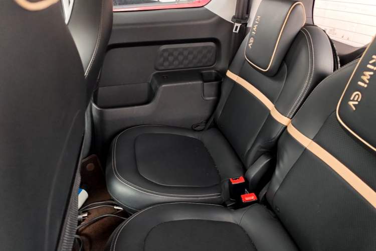 Used Baojun KiWi EV 2021 Artist Model Lithium Iron Phosphate Left Rear Seat