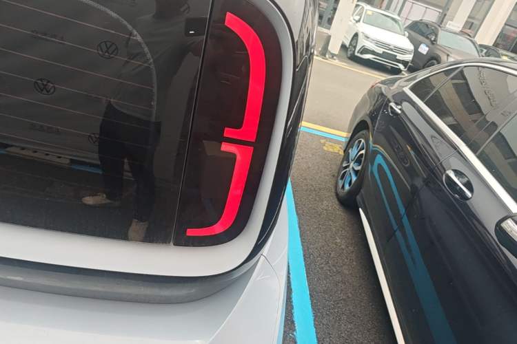 Used Baojun KiWi EV 2021 Artist Model Lithium Iron Phosphate Right Rear Taillight
