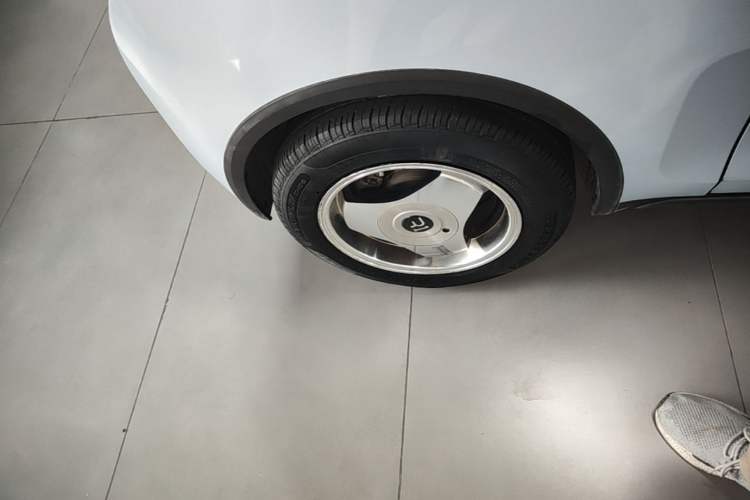 Used Baojun KiWi EV 2021 Artist Model Ternary Lithium Right Rear Wheel Hub