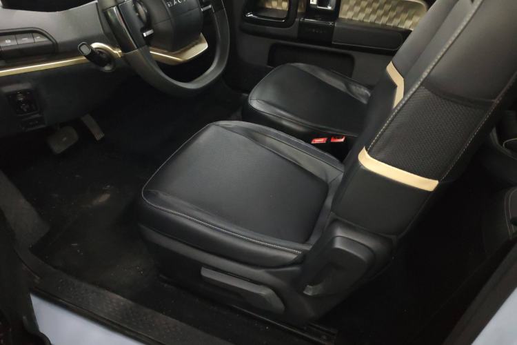 Used Baojun KiWi EV 2021 Artist Model Ternary Lithium Steering Wheel