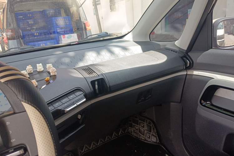 Used Baojun KiWi EV 2021 Designer Lithium Iron Phosphate Audio And AC Panel