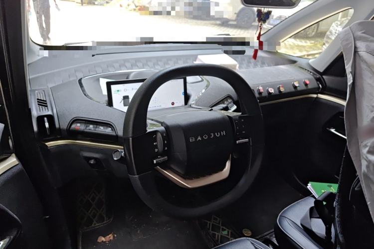 Used Baojun KiWi EV 2021 Artist Model Lithium Iron Phosphate Center Console
