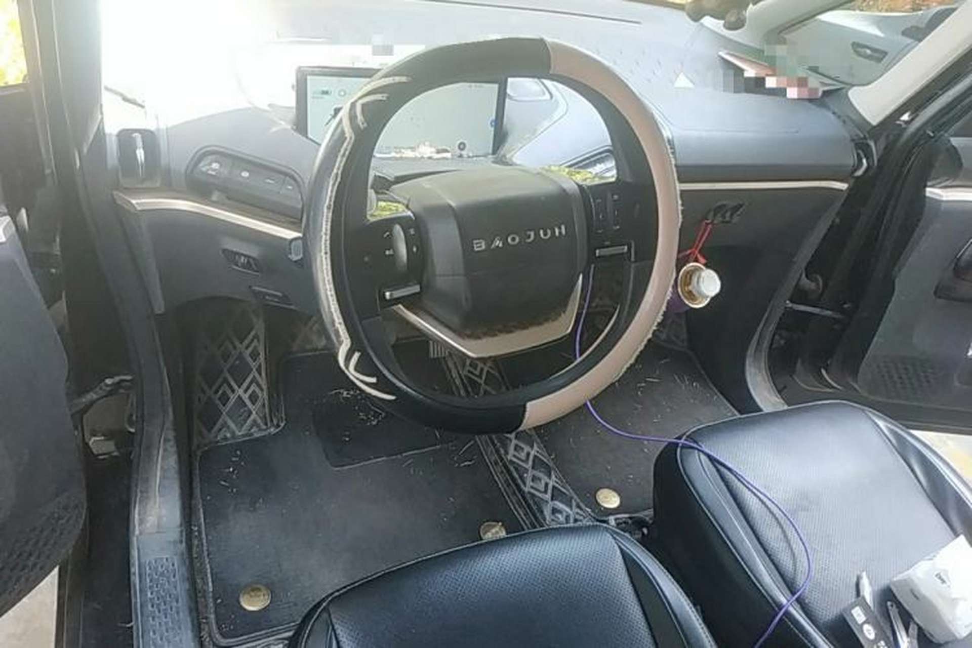 Used Baojun KiWi EV 2021 Designer Lithium Iron Phosphate Center Console