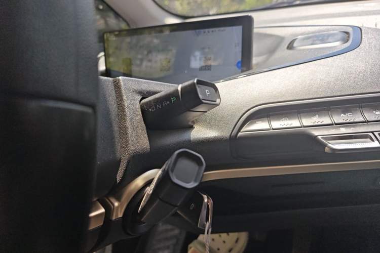 Used Baojun KiWi EV 2021 Designer Lithium Iron Phosphate Gear Lever