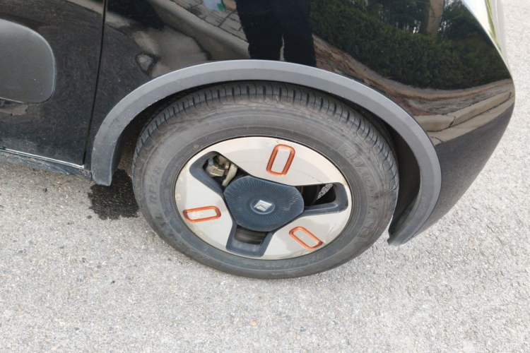 Used Baojun KiWi EV 2021 Artist Model Ternary Lithium Right Front Wheel Hub