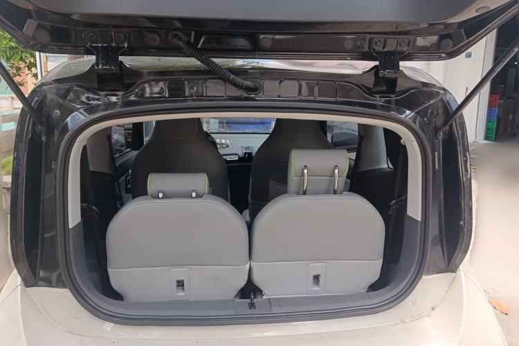 Used Baojun KiWi EV 2021 Designer Lithium Iron Phosphate Trunk
