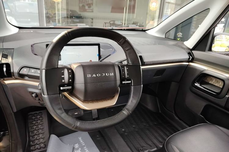 Used Baojun KiWi EV 2021 Artist Model Lithium Iron Phosphate Center Console