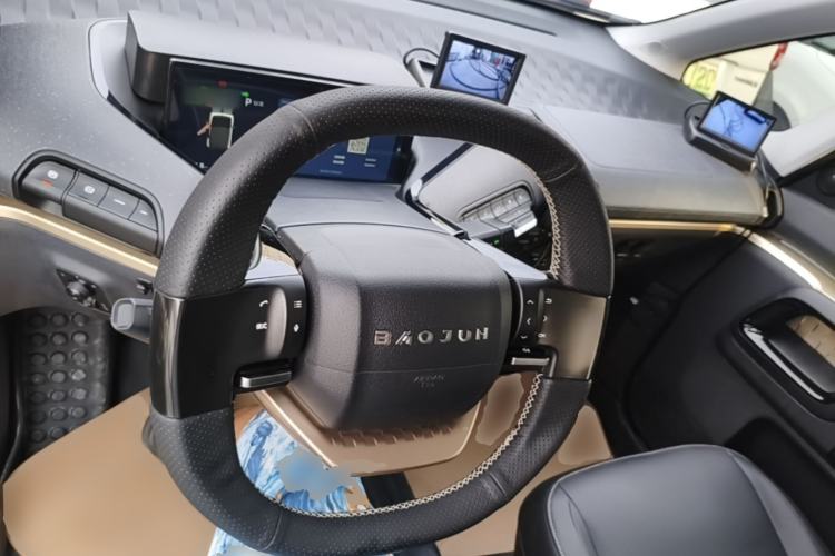 Used Baojun KiWi EV 2021 Artist Model Ternary Lithium Center Console