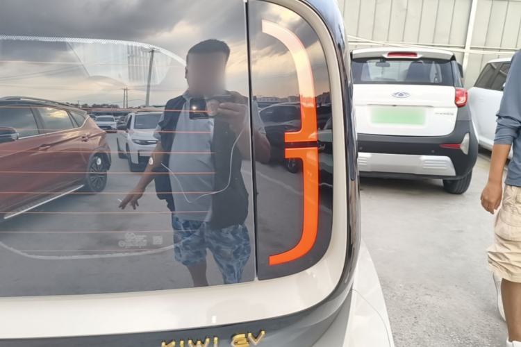 Used Baojun KiWi EV 2021 Artist Model Ternary Lithium Exterior 3