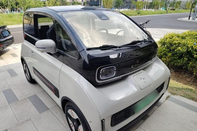 Used Baojun KiWi EV 2021 Artist Model Lithium Iron Phosphate Front Right 45 Deg