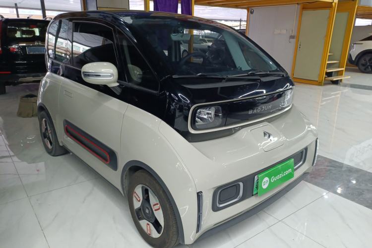Used Baojun KiWi EV 2021 Designer Lithium Iron Phosphate Front Right 45 Deg