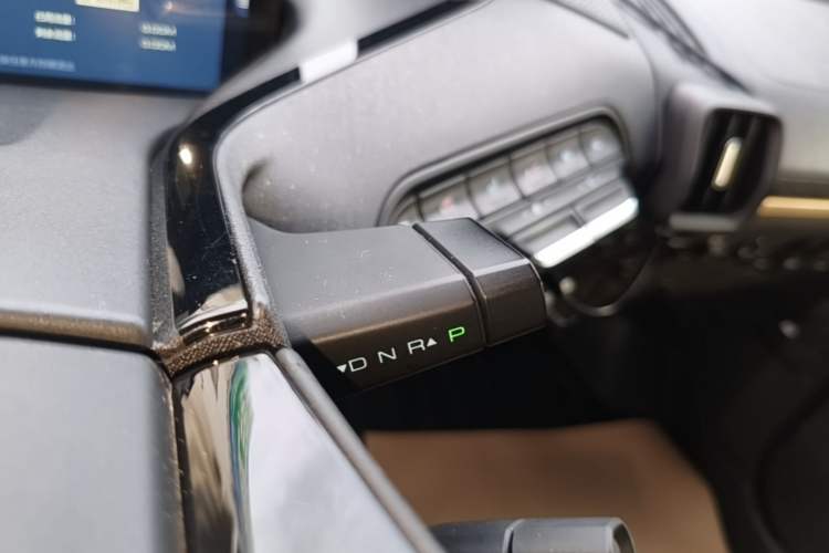 Used Baojun KiWi EV 2021 Artist Model Ternary Lithium Gear Lever